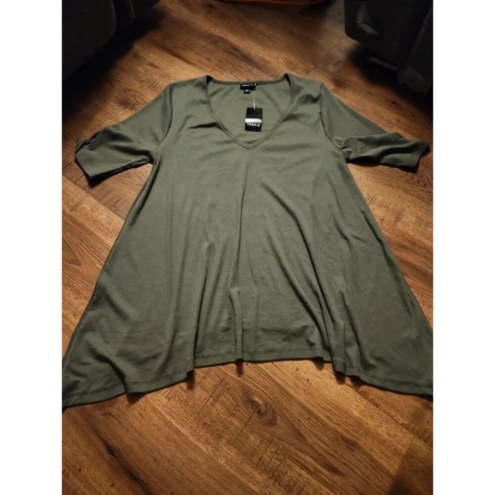 Torrid M/L flowy shirt